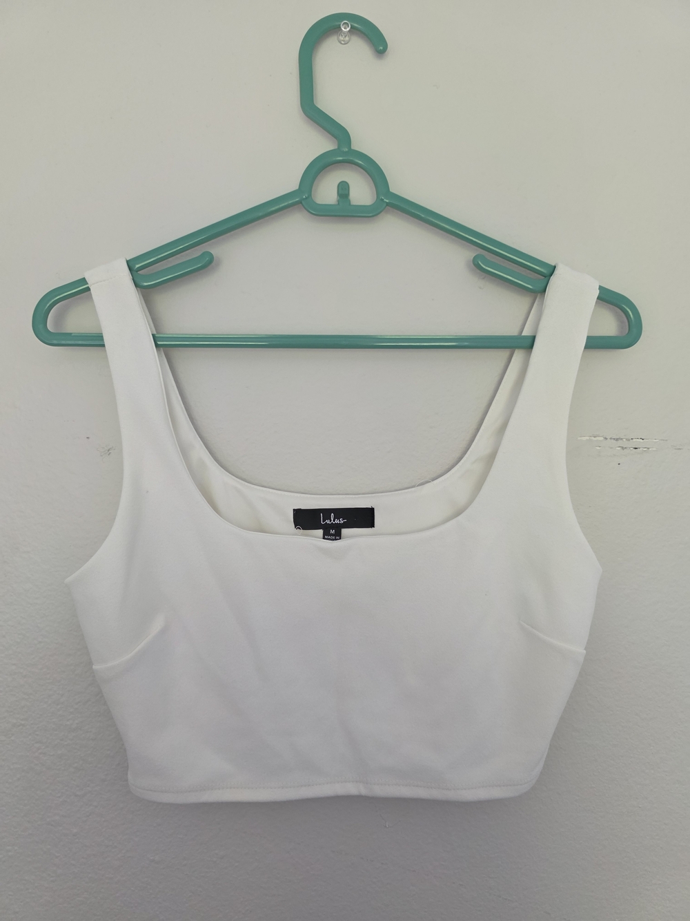 Lulu's White Scoop-Neck Cropped Tank